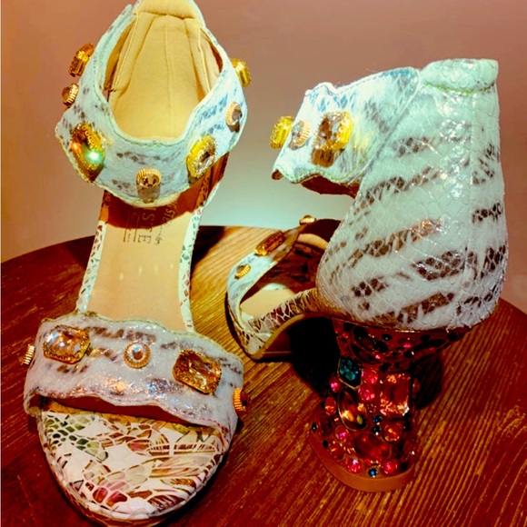 Gorgeous comfy heels by L’Artiste by Spring Step - Picture 4 of 8